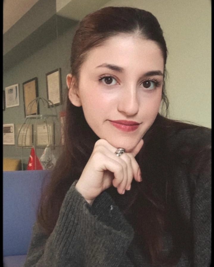 ebru adaklı