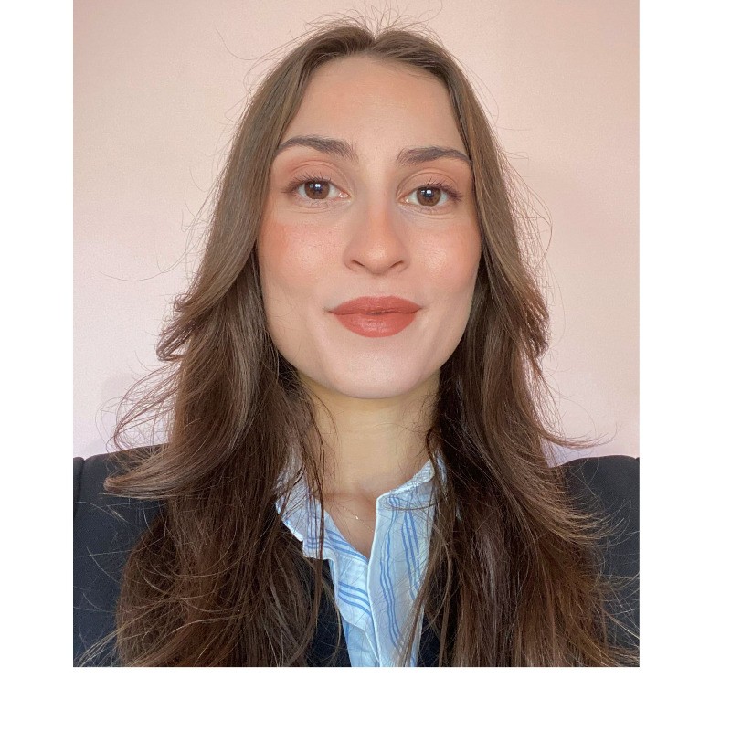 Ece Toparlak